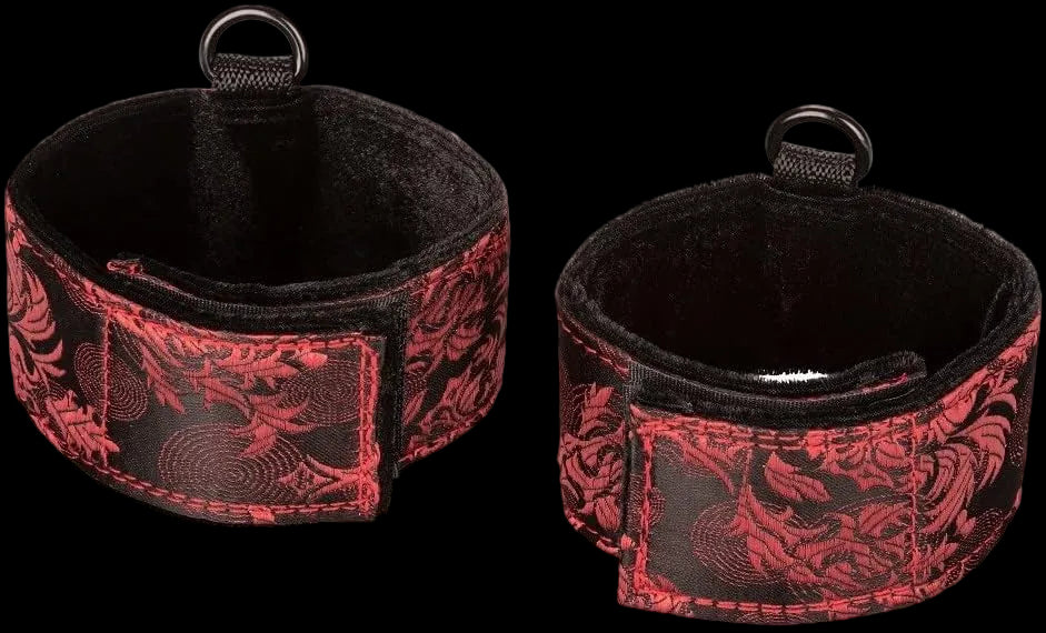 Scandal Posture Collar With Cuffs